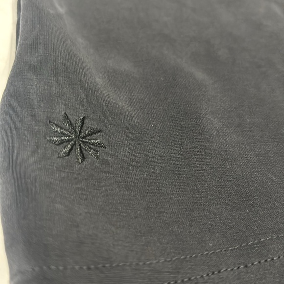 Athleta Women’s Seasoft Quarter Zip in size L
Black - Picture 12 of 12